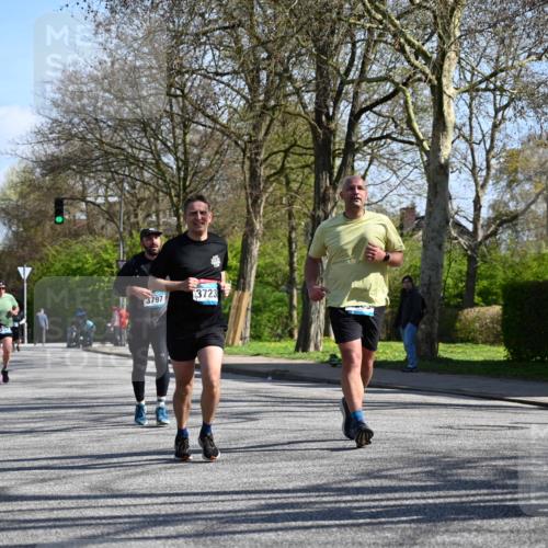 12.04.2026 - 45. Internationalen Wilhelmsburger Insellauf J. Mangold http://msf.ph/oto/9466041 12.04.2026 10:59:49 Ziel 4101, 2529, 3194, 3367, 3468, 2665, 2988, 4289, 3723, 3797, 3727, 2166, 2977, 4107, 4152, 2646, 4991, 4993, 3953 meine-sportfotos.de