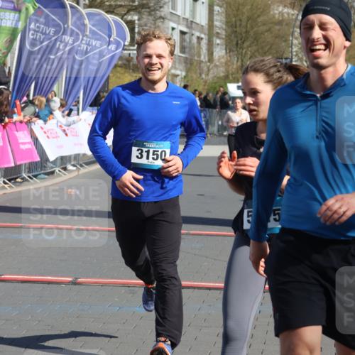 12.04.2026 - 45. Internationalen Wilhelmsburger Insellauf Strokosch-Dieckow http://msf.ph/oto/9466042 12.04.2026 10:59:14 Ziel 2989, 3825, 5615, 3150 meine-sportfotos.de
