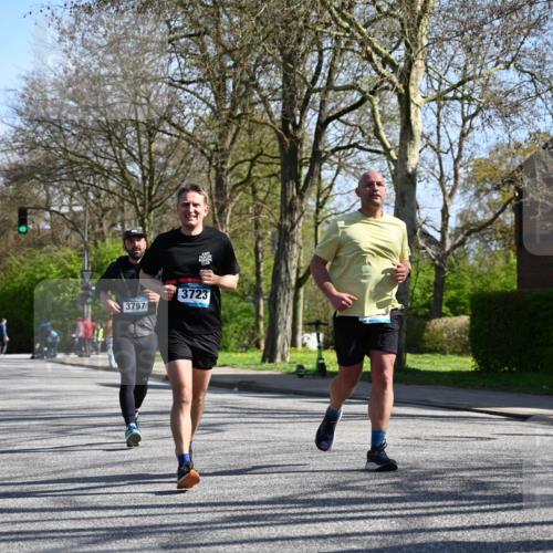 12.04.2026 - 45. Internationalen Wilhelmsburger Insellauf J. Mangold http://msf.ph/oto/9466049 12.04.2026 10:59:49 Ziel 4101, 2529, 3194, 3367, 3468, 2665, 2988, 4289, 3723, 3797, 3727, 2166, 2977, 4107, 4152, 2646, 4991, 4993, 3953 meine-sportfotos.de
