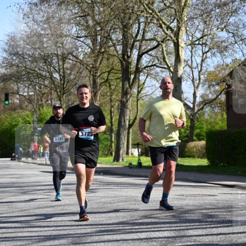 12.04.2026 - 45. Internationalen Wilhelmsburger Insellauf J. Mangold http://msf.ph/oto/9466051 12.04.2026 10:59:50 Ziel 4101, 2529, 3194, 3367, 3468, 2665, 2988, 4289, 3723, 3797, 3727, 2166, 2977, 4107, 4152, 4152, 2646, 4991, 4993, 3953 meine-sportfotos.de