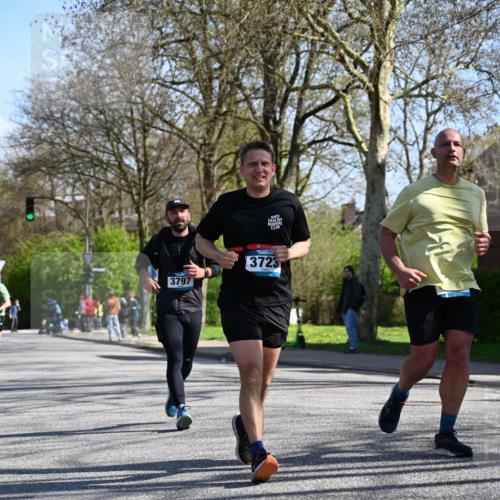 12.04.2026 - 45. Internationalen Wilhelmsburger Insellauf J. Mangold http://msf.ph/oto/9466054 12.04.2026 10:59:50 Ziel 4101, 2529, 3194, 3367, 3468, 2665, 2988, 4289, 3723, 3797, 3727, 2166, 2977, 4107, 4152, 4152, 2646, 4991, 4993, 3953 meine-sportfotos.de