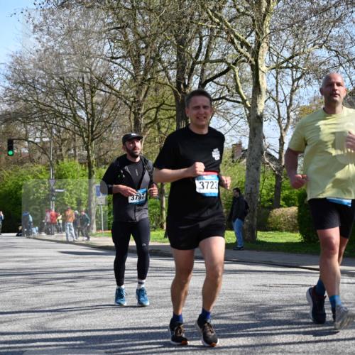 12.04.2026 - 45. Internationalen Wilhelmsburger Insellauf J. Mangold http://msf.ph/oto/9466059 12.04.2026 10:59:50 Ziel 4101, 2529, 3194, 3367, 3468, 2665, 2988, 4289, 3723, 3797, 3727, 2166, 2977, 4107, 4152, 4152, 2646, 4991, 4993, 3953 meine-sportfotos.de