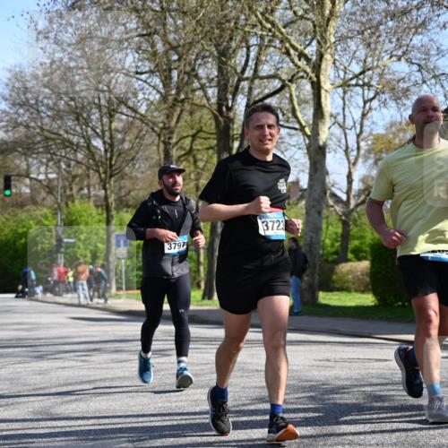 12.04.2026 - 45. Internationalen Wilhelmsburger Insellauf J. Mangold http://msf.ph/oto/9466060 12.04.2026 10:59:51 Ziel 4101, 2529, 3194, 3367, 3468, 2665, 2988, 4289, 3723, 3797, 3727, 2166, 2977, 4107, 4152, 2646, 4991, 4993, 3953 meine-sportfotos.de