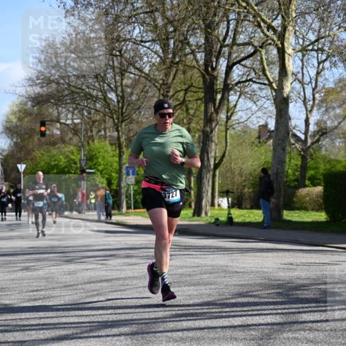 12.04.2026 - 45. Internationalen Wilhelmsburger Insellauf J. Mangold http://msf.ph/oto/9466075 12.04.2026 10:59:56 Ziel 3194, 3367, 3468, 2665, 2988, 4289, 3723, 3797, 3727, 2166, 2977, 4107, 4152, 2646, 4991, 4993, 3953, 3373 meine-sportfotos.de