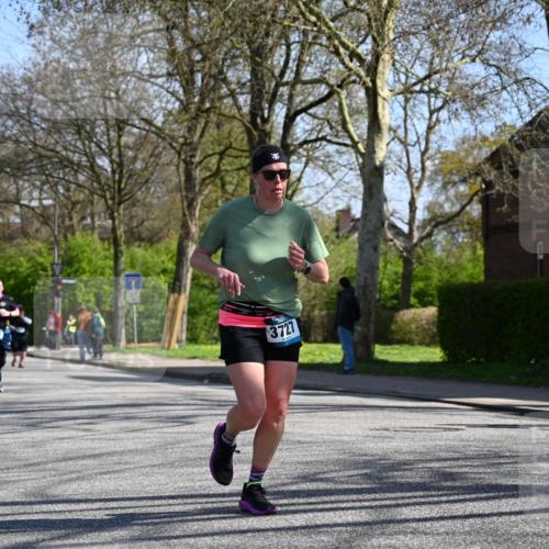 12.04.2026 - 45. Internationalen Wilhelmsburger Insellauf J. Mangold http://msf.ph/oto/9466085 12.04.2026 10:59:56 Ziel 3194, 3367, 3468, 2665, 2988, 4289, 3723, 3797, 3727, 2166, 2977, 4107, 4152, 2646, 4991, 4993, 3953, 3373 meine-sportfotos.de