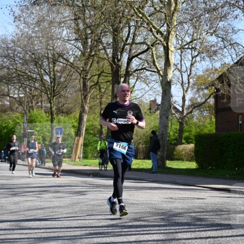 12.04.2026 - 45. Internationalen Wilhelmsburger Insellauf J. Mangold http://msf.ph/oto/9466094 12.04.2026 11:00:01 Ziel 3367, 3468, 2665, 2988, 4289, 3723, 3797, 3727, 2166, 2977, 4107, 4152, 2646, 4991, 4993, 3953, 3953, 3373, 4632, 2389 meine-sportfotos.de