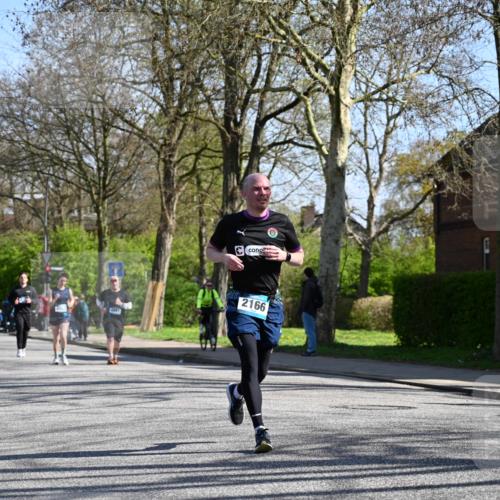 12.04.2026 - 45. Internationalen Wilhelmsburger Insellauf J. Mangold http://msf.ph/oto/9466095 12.04.2026 11:00:02 Ziel 3367, 3468, 2665, 2988, 4289, 3723, 3797, 3727, 2166, 2977, 4107, 4152, 4152, 2646, 4991, 4993, 3953, 3373, 4632, 2389, 3725 meine-sportfotos.de