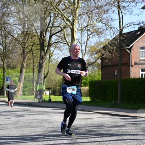 12.04.2026 - 45. Internationalen Wilhelmsburger Insellauf J. Mangold http://msf.ph/oto/9466105 12.04.2026 11:00:02 Ziel 3367, 3468, 2665, 2988, 4289, 3723, 3797, 3727, 2166, 2977, 4107, 4152, 4152, 2646, 4991, 4993, 3953, 3373, 4632, 2389, 3725 meine-sportfotos.de