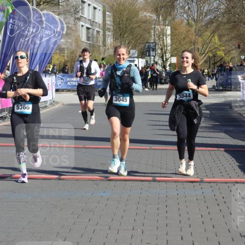 12.04.2026 - 45. Internationalen Wilhelmsburger Insellauf Strokosch-Dieckow http://msf.ph/oto/9466118 12.04.2026 10:59:35 Ziel 5366, 3044, 3045, 3582 meine-sportfotos.de