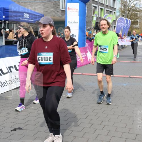 12.04.2026 - 45. Internationalen Wilhelmsburger Insellauf Strokosch-Dieckow http://msf.ph/oto/9466123 12.04.2026 13:12:10 Ziel 2084, 5772, 3733, 4730, 3969, 3055, 4664 meine-sportfotos.de