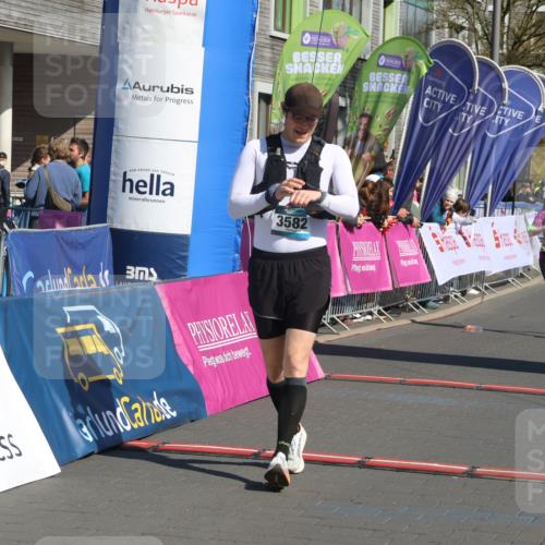 12.04.2026 - 45. Internationalen Wilhelmsburger Insellauf Strokosch-Dieckow http://msf.ph/oto/9466127 12.04.2026 10:59:38 Ziel 5366, 3044, 3045, 3582, 4896 meine-sportfotos.de