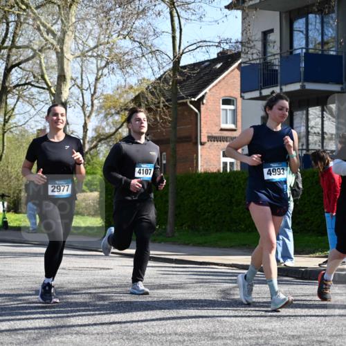 12.04.2026 - 45. Internationalen Wilhelmsburger Insellauf J. Mangold http://msf.ph/oto/9466142 12.04.2026 11:00:09 Ziel 2988, 4289, 3723, 3797, 3727, 2166, 2977, 4107, 4152, 2646, 4991, 4993, 3953, 3373, 4632, 4632, 2389, 3725 meine-sportfotos.de