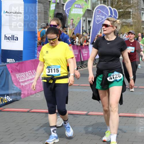 12.04.2026 - 45. Internationalen Wilhelmsburger Insellauf Strokosch-Dieckow http://msf.ph/oto/9466148 12.04.2026 13:12:03 Ziel 3115, 4726, 4051, 2827, 2825, 4985, 4193, 3643, 5525, 5403, 2084, 5772, 3733 meine-sportfotos.de