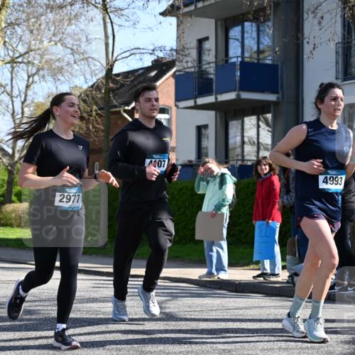 12.04.2026 - 45. Internationalen Wilhelmsburger Insellauf J. Mangold http://msf.ph/oto/9466154 12.04.2026 11:00:10 Ziel 3797, 3727, 2166, 2977, 4107, 4152, 2646, 4991, 4993, 3953, 3373, 4632, 2389, 3725 meine-sportfotos.de