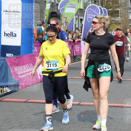 12.04.2026 - 45. Internationalen Wilhelmsburger Insellauf Strokosch-Dieckow http://msf.ph/oto/9466158 12.04.2026 13:12:03 Ziel 3115, 4726, 4051, 2827, 2825, 4985, 4193, 3643, 5525, 5403, 2084, 5772, 3733 meine-sportfotos.de