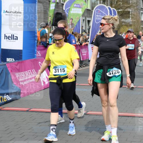 12.04.2026 - 45. Internationalen Wilhelmsburger Insellauf Strokosch-Dieckow http://msf.ph/oto/9466162 12.04.2026 13:12:03 Ziel 3115, 4726, 4051, 2827, 2825, 4985, 4193, 3643, 5525, 5403, 2084, 5772, 3733 meine-sportfotos.de