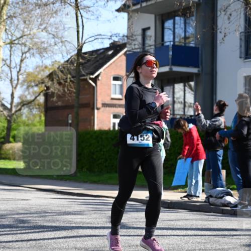 12.04.2026 - 45. Internationalen Wilhelmsburger Insellauf J. Mangold http://msf.ph/oto/9466169 12.04.2026 11:00:12 Ziel 3727, 2166, 2977, 4107, 4152, 2646, 4991, 4993, 3953, 3373, 4632, 2389, 3725 meine-sportfotos.de