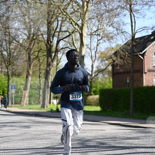 12.04.2026 - 45. Internationalen Wilhelmsburger Insellauf J. Mangold http://msf.ph/oto/9466235 12.04.2026 11:00:27 Ziel 4152, 2646, 4991, 4993, 3953, 3373, 4632, 2389, 3725, 5581, 3463 meine-sportfotos.de
