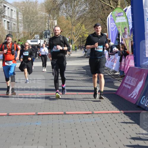12.04.2026 - 45. Internationalen Wilhelmsburger Insellauf Strokosch-Dieckow http://msf.ph/oto/9466239 12.04.2026 10:59:55 Ziel 5419, 2931, 2930, 4004, 2858 meine-sportfotos.de