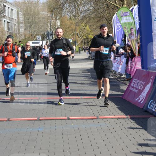 12.04.2026 - 45. Internationalen Wilhelmsburger Insellauf Strokosch-Dieckow http://msf.ph/oto/9466243 12.04.2026 10:59:55 Ziel 5419, 2931, 2930, 4004, 2858 meine-sportfotos.de