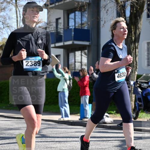 12.04.2026 - 45. Internationalen Wilhelmsburger Insellauf J. Mangold http://msf.ph/oto/9466285 12.04.2026 11:00:34 Ziel 3953, 3373, 4632, 2389, 3725, 5581, 3463, 2229, 3660 meine-sportfotos.de