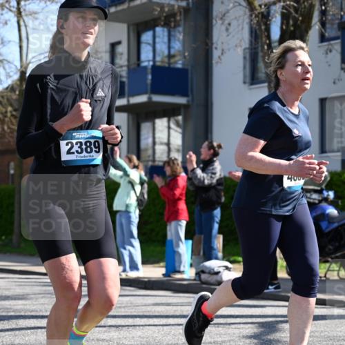 12.04.2026 - 45. Internationalen Wilhelmsburger Insellauf J. Mangold http://msf.ph/oto/9466288 12.04.2026 11:00:34 Ziel 3953, 3373, 4632, 2389, 3725, 5581, 3463, 2229, 3660 meine-sportfotos.de