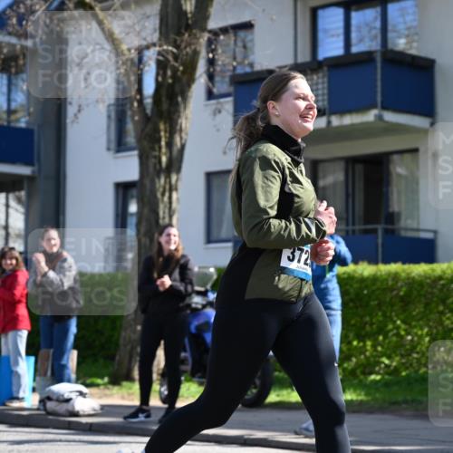12.04.2026 - 45. Internationalen Wilhelmsburger Insellauf J. Mangold http://msf.ph/oto/9466318 12.04.2026 11:00:37 Ziel 3953, 3373, 4632, 2389, 3725, 5581, 3463, 2229, 3660, 2880 meine-sportfotos.de