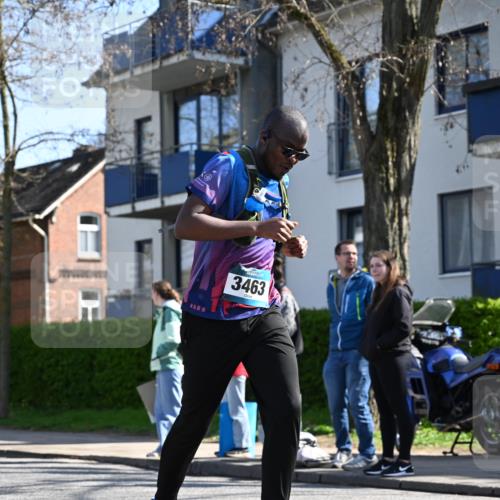 12.04.2026 - 45. Internationalen Wilhelmsburger Insellauf J. Mangold http://msf.ph/oto/9466347 12.04.2026 11:01:01 Ziel 5581, 3463, 2229, 3660, 2880, 5298, 3358, 3347, 4703 meine-sportfotos.de