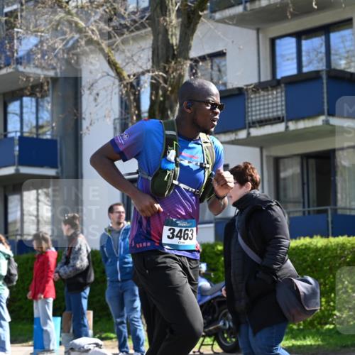 12.04.2026 - 45. Internationalen Wilhelmsburger Insellauf J. Mangold http://msf.ph/oto/9466353 12.04.2026 11:01:01 Ziel 5581, 3463, 2229, 3660, 2880, 5298, 3358, 3347, 4703 meine-sportfotos.de