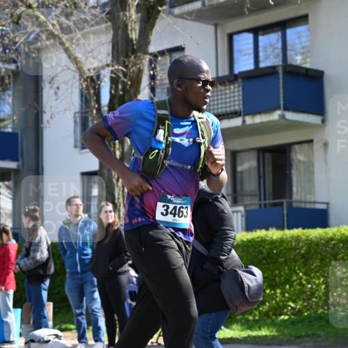 12.04.2026 - 45. Internationalen Wilhelmsburger Insellauf J. Mangold http://msf.ph/oto/9466355 12.04.2026 11:01:01 Ziel 5581, 3463, 2229, 3660, 2880, 5298, 3358, 3347, 4703 meine-sportfotos.de