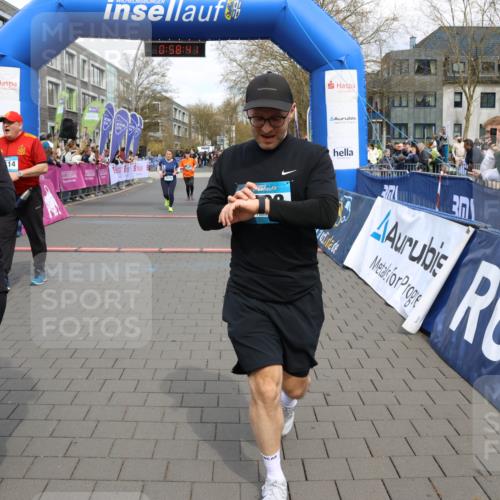 12.04.2026 - 45. Internationalen Wilhelmsburger Insellauf Strokosch-Dieckow http://msf.ph/oto/9466356 12.04.2026 13:11:41 Ziel 3932, 2114, 2519, 2113, 2076, 4106, 3247, 5180 meine-sportfotos.de