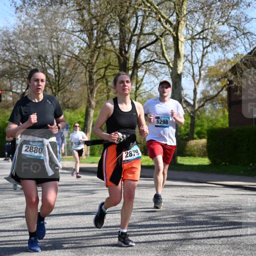 12.04.2026 - 45. Internationalen Wilhelmsburger Insellauf J. Mangold http://msf.ph/oto/9466368 12.04.2026 11:01:08 Ziel 5581, 3463, 2229, 3660, 2880, 5298, 3358, 3347, 4703, 2271, 3466 meine-sportfotos.de
