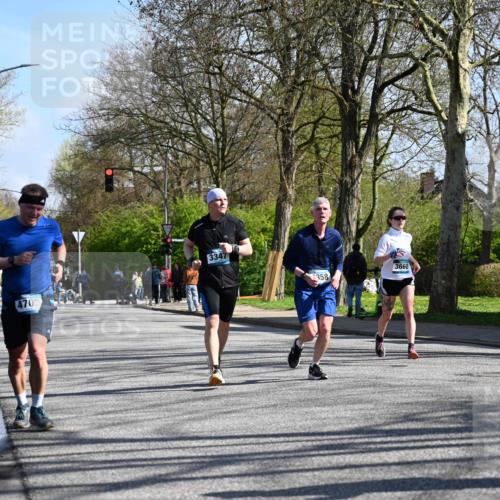 12.04.2026 - 45. Internationalen Wilhelmsburger Insellauf J. Mangold http://msf.ph/oto/9466376 12.04.2026 11:01:09 Ziel 5581, 3463, 2229, 3660, 2880, 5298, 3358, 3347, 4703, 2271, 3466 meine-sportfotos.de