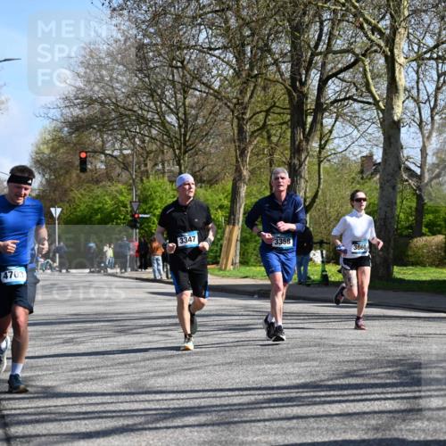 12.04.2026 - 45. Internationalen Wilhelmsburger Insellauf J. Mangold http://msf.ph/oto/9466378 12.04.2026 11:01:09 Ziel 5581, 3463, 2229, 3660, 2880, 5298, 3358, 3347, 4703, 2271, 3466 meine-sportfotos.de