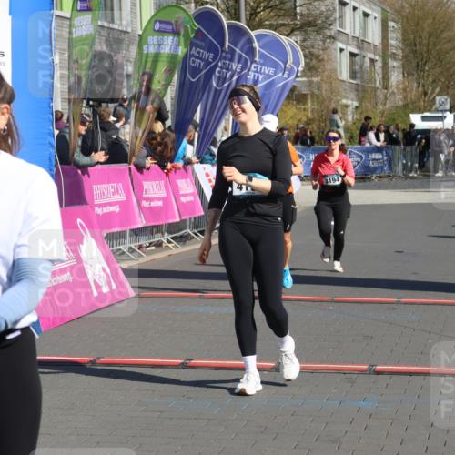 12.04.2026 - 45. Internationalen Wilhelmsburger Insellauf Strokosch-Dieckow http://msf.ph/oto/9466406 12.04.2026 11:00:09 Ziel 4101, 2529, 3194 meine-sportfotos.de