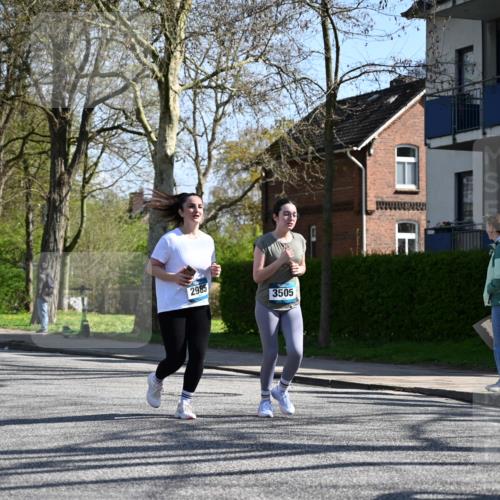 12.04.2026 - 45. Internationalen Wilhelmsburger Insellauf J. Mangold http://msf.ph/oto/9466408 12.04.2026 11:02:02 Ziel 4326, 2417, 5605, 4613, 3178, 4759, 4630, 4069, 4069, 2985, 3505, 3009, 2962, 2919, 2418, 2398, 2418, 2398, 4595, 4597, 4825, 2122, 3878 meine-sportfotos.de