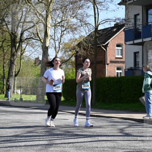 12.04.2026 - 45. Internationalen Wilhelmsburger Insellauf J. Mangold http://msf.ph/oto/9466409 12.04.2026 11:02:02 Ziel 4326, 2417, 5605, 4613, 3178, 4759, 4630, 4069, 4069, 2985, 3505, 3009, 2962, 2919, 2418, 2398, 2418, 2398, 4595, 4597, 4825, 2122, 3878 meine-sportfotos.de