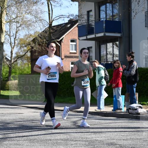 12.04.2026 - 45. Internationalen Wilhelmsburger Insellauf J. Mangold http://msf.ph/oto/9466421 12.04.2026 11:02:03 Ziel 4326, 2417, 5605, 4613, 3178, 4759, 4630, 4069, 2985, 3505, 3009, 2962, 2919, 2418, 2398, 4595, 4597, 4825, 2122, 3878 meine-sportfotos.de