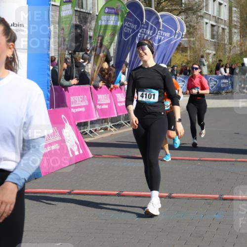 12.04.2026 - 45. Internationalen Wilhelmsburger Insellauf Strokosch-Dieckow http://msf.ph/oto/9466423 12.04.2026 11:00:09 Ziel 4101, 2529, 3194 meine-sportfotos.de