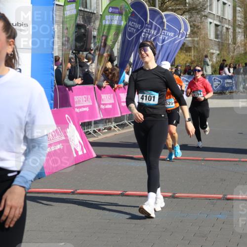 12.04.2026 - 45. Internationalen Wilhelmsburger Insellauf Strokosch-Dieckow http://msf.ph/oto/9466427 12.04.2026 11:00:09 Ziel 4101, 2529, 3194 meine-sportfotos.de