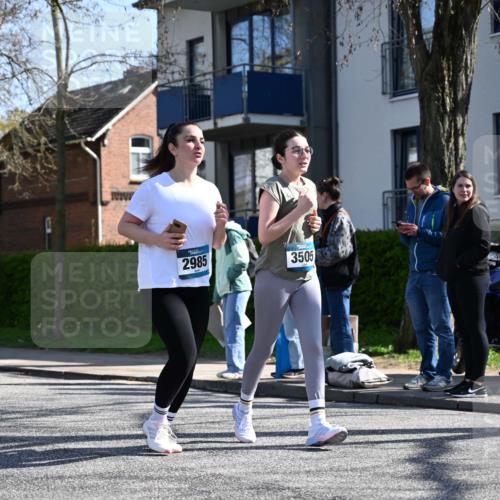 12.04.2026 - 45. Internationalen Wilhelmsburger Insellauf J. Mangold http://msf.ph/oto/9466436 12.04.2026 11:02:03 Ziel 4326, 2417, 5605, 4613, 3178, 4759, 4630, 4069, 2985, 3505, 3009, 2962, 2919, 2418, 2398, 4595, 4597, 4825, 2122, 3878 meine-sportfotos.de