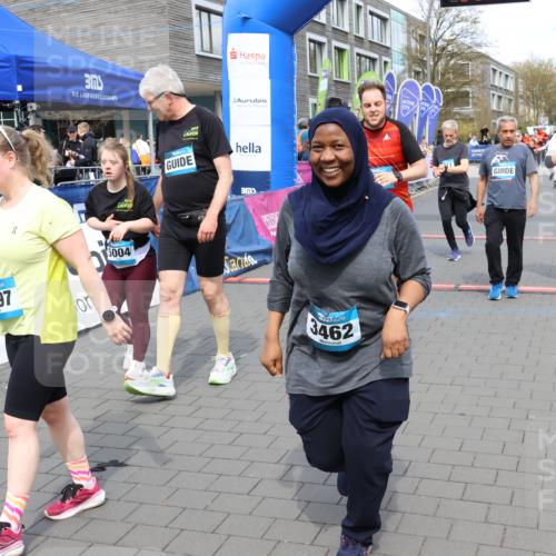 12.04.2026 - 45. Internationalen Wilhelmsburger Insellauf Strokosch-Dieckow http://msf.ph/oto/9466446 12.04.2026 13:11:24 Ziel 5160, 5768, 3243, 4916, 5161, 3211, 5584, 4770, 5246, 2926, 2927 meine-sportfotos.de