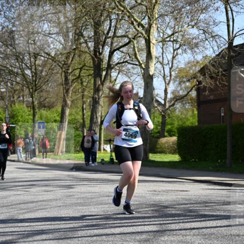 12.04.2026 - 45. Internationalen Wilhelmsburger Insellauf J. Mangold http://msf.ph/oto/9466469 12.04.2026 11:02:12 Ziel 5605, 4613, 3178, 4759, 4630, 4069, 2985, 3505, 3009, 2962, 2919, 2418, 2398, 4595, 4597, 4825, 2122, 3878, 2016, 3052, 4513 meine-sportfotos.de