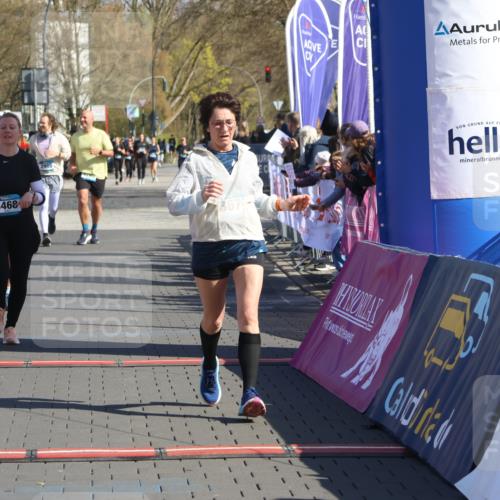 12.04.2026 - 45. Internationalen Wilhelmsburger Insellauf Strokosch-Dieckow http://msf.ph/oto/9466480 12.04.2026 11:00:17 Ziel 3367, 3468, 2665 meine-sportfotos.de