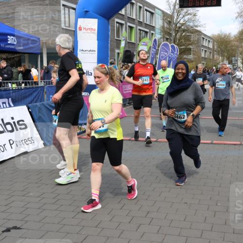 12.04.2026 - 45. Internationalen Wilhelmsburger Insellauf Strokosch-Dieckow http://msf.ph/oto/9466482 12.04.2026 13:11:23 Ziel 2897, 3462, 5160, 5768, 3243, 4916, 5161, 3211, 5584, 4770, 5246 meine-sportfotos.de