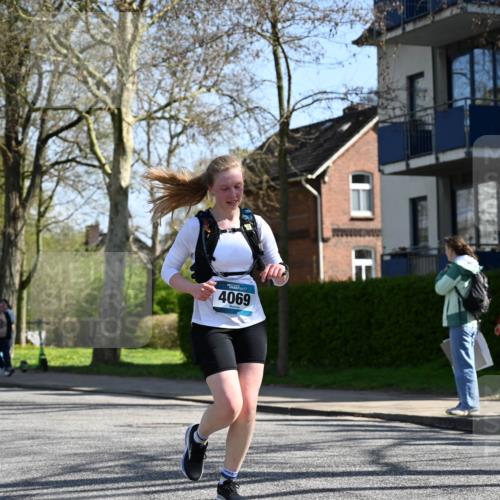 12.04.2026 - 45. Internationalen Wilhelmsburger Insellauf J. Mangold http://msf.ph/oto/9466483 12.04.2026 11:02:13 Ziel 5605, 4613, 3178, 4759, 4630, 4069, 2985, 3505, 3009, 2962, 2919, 2418, 2398, 4595, 4597, 4825, 2122, 2122, 3878, 2016, 3052, 4513 meine-sportfotos.de