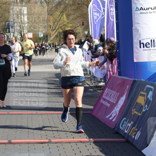 12.04.2026 - 45. Internationalen Wilhelmsburger Insellauf Strokosch-Dieckow http://msf.ph/oto/9466486 12.04.2026 11:00:17 Ziel 3367, 3468, 2665 meine-sportfotos.de