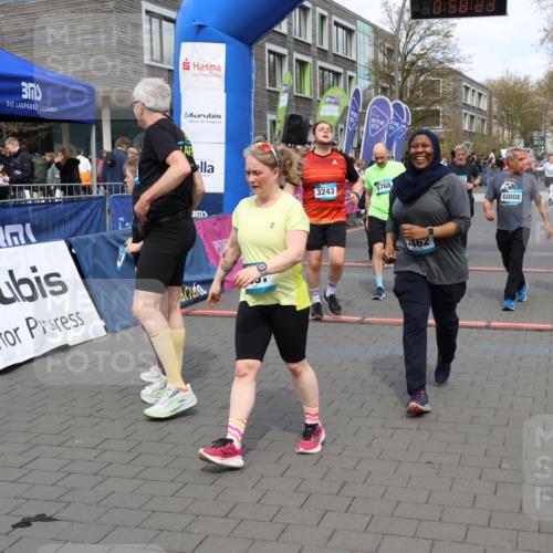 12.04.2026 - 45. Internationalen Wilhelmsburger Insellauf Strokosch-Dieckow http://msf.ph/oto/9466494 12.04.2026 13:11:23 Ziel 2897, 3462, 5160, 5768, 3243, 4916, 5161, 3211, 5584, 4770, 5246 meine-sportfotos.de