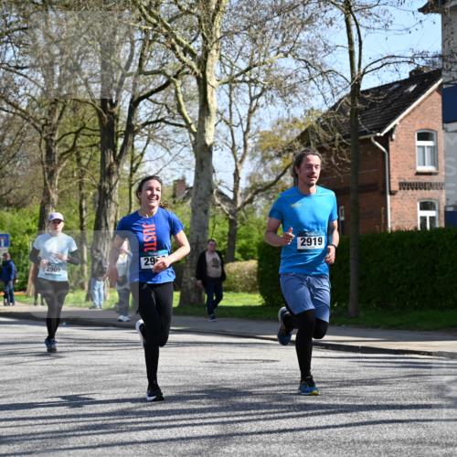 12.04.2026 - 45. Internationalen Wilhelmsburger Insellauf J. Mangold http://msf.ph/oto/9466518 12.04.2026 11:02:19 Ziel 4759, 4630, 4069, 2985, 3505, 3009, 2962, 2919, 2418, 2398, 4595, 4597, 4825, 4825, 2122, 3878, 2016, 3052, 4513, 2168, 3910 meine-sportfotos.de