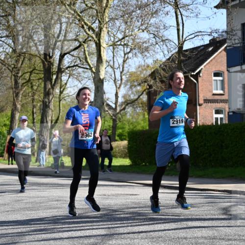 12.04.2026 - 45. Internationalen Wilhelmsburger Insellauf J. Mangold http://msf.ph/oto/9466521 12.04.2026 11:02:19 Ziel 4759, 4630, 4069, 2985, 3505, 3009, 2962, 2919, 2418, 2398, 4595, 4597, 4825, 4825, 2122, 3878, 2016, 3052, 4513, 2168, 3910 meine-sportfotos.de